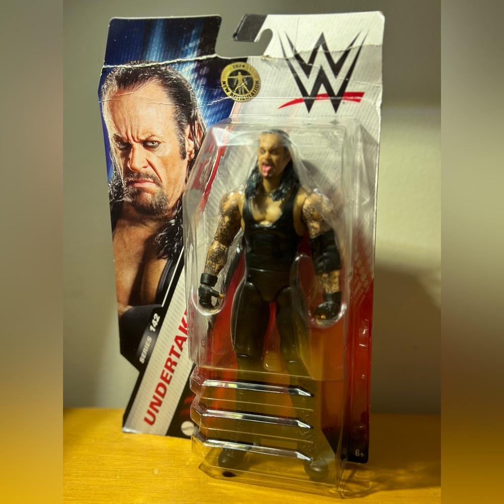 Mattel WWE Action Figure, 6-inch Collectible Undertaker with 10 Articulation